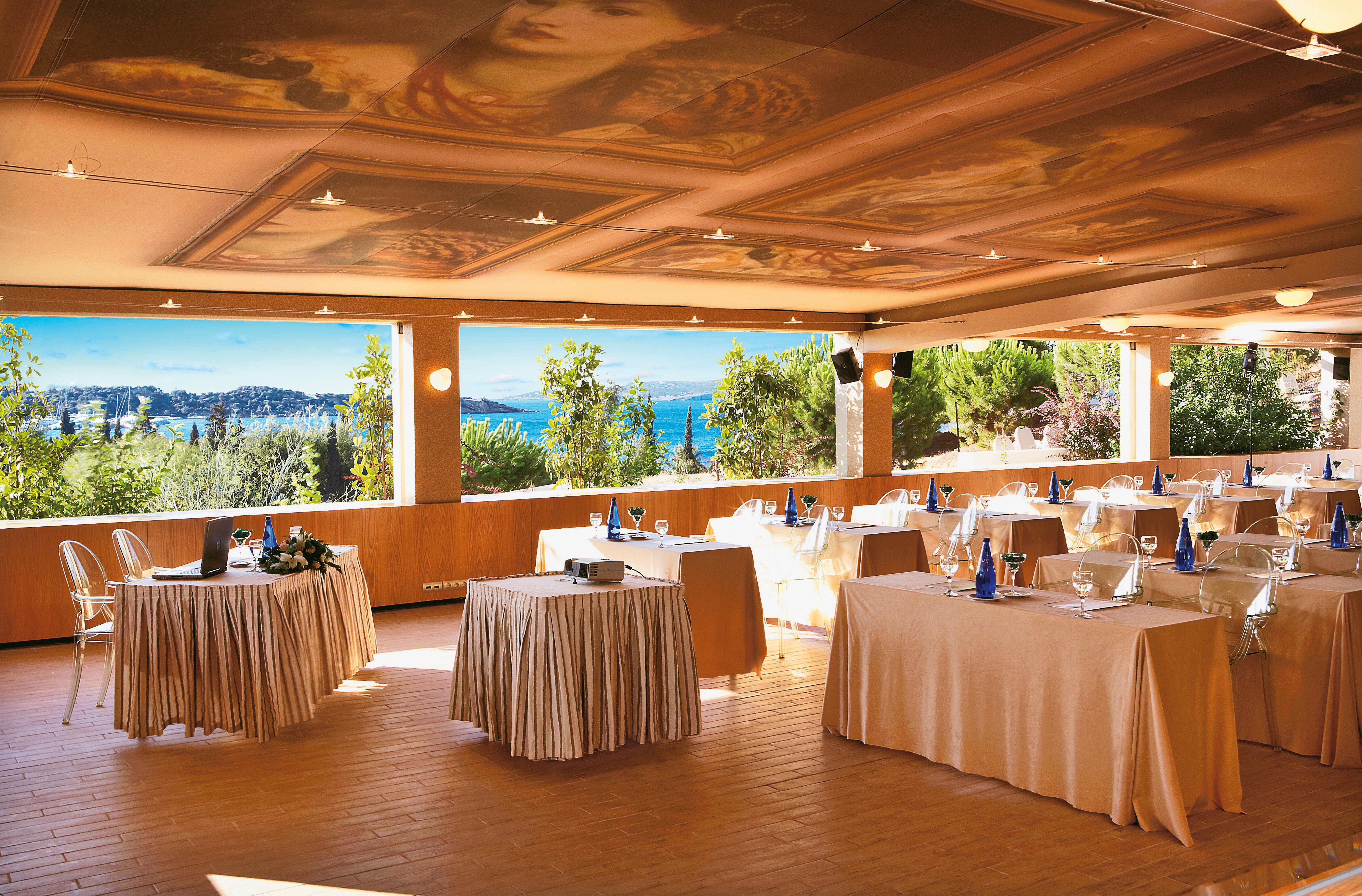 The Roc Club Hotel Vouliagmeni Exterior photo